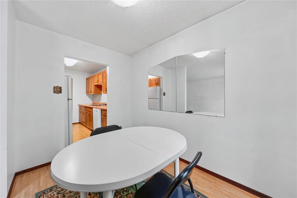23 Drimes Place, Winnipeg, Manitoba  R2V 4M2 - Photo 3 - 202624390