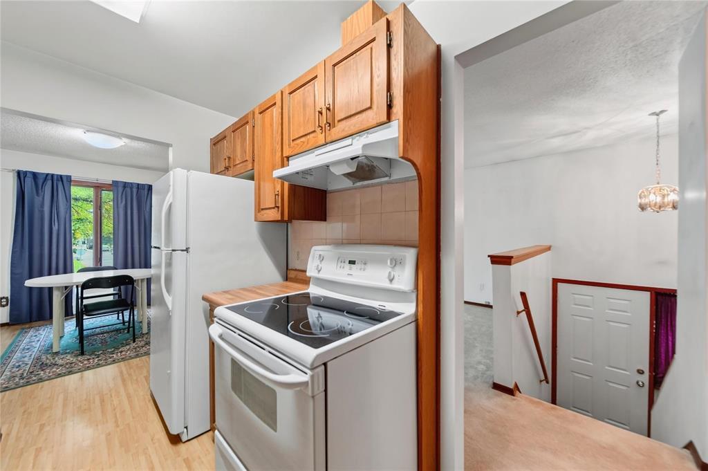 23 Drimes Place, Winnipeg, Manitoba  R2V 4M2 - Photo 5 - 202624390