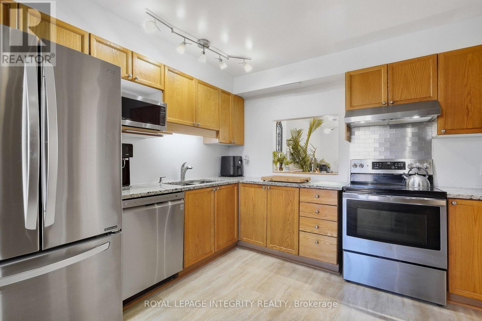 18 - 18 Greenbank Road S, Ottawa, Ontario  K2H 5T9 - Photo 6 - X13842352