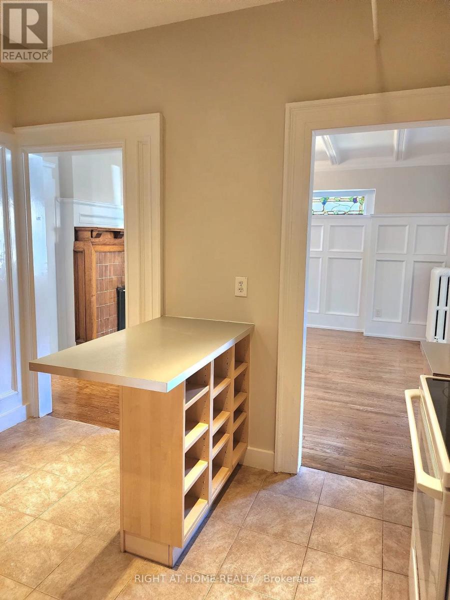 Unit 2 - 32 High Park Boulevard N, Toronto, Ontario  M6R 1M7 - Photo 4 - W13842342