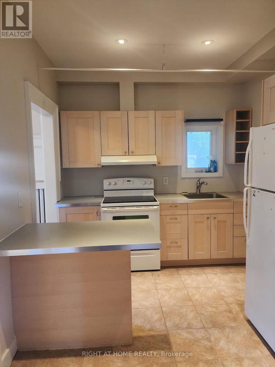 Unit 2 - 32 High Park Boulevard N, Toronto, Ontario  M6R 1M7 - Photo 5 - W13842342