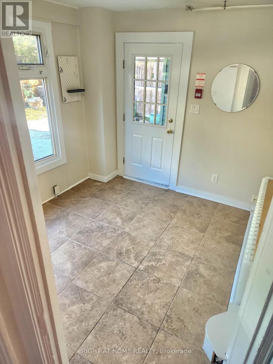 Unit 2 - 32 High Park Boulevard N, Toronto, Ontario  M6R 1M7 - Photo 9 - W13842342