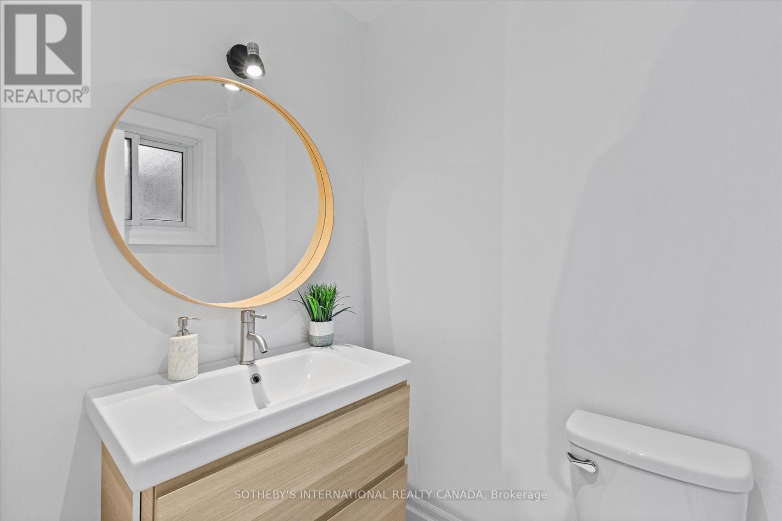 29 Woodbank Road, Toronto, Ontario  M9B 5C3 - Photo 15 - W13842346