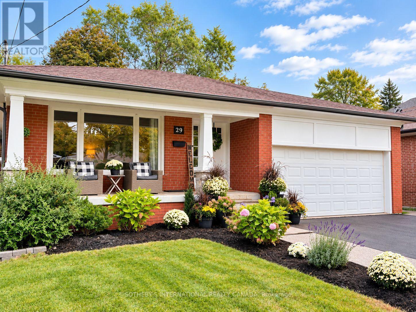 29 Woodbank Road, Toronto, Ontario  M9B 5C3 - Photo 2 - W13842346