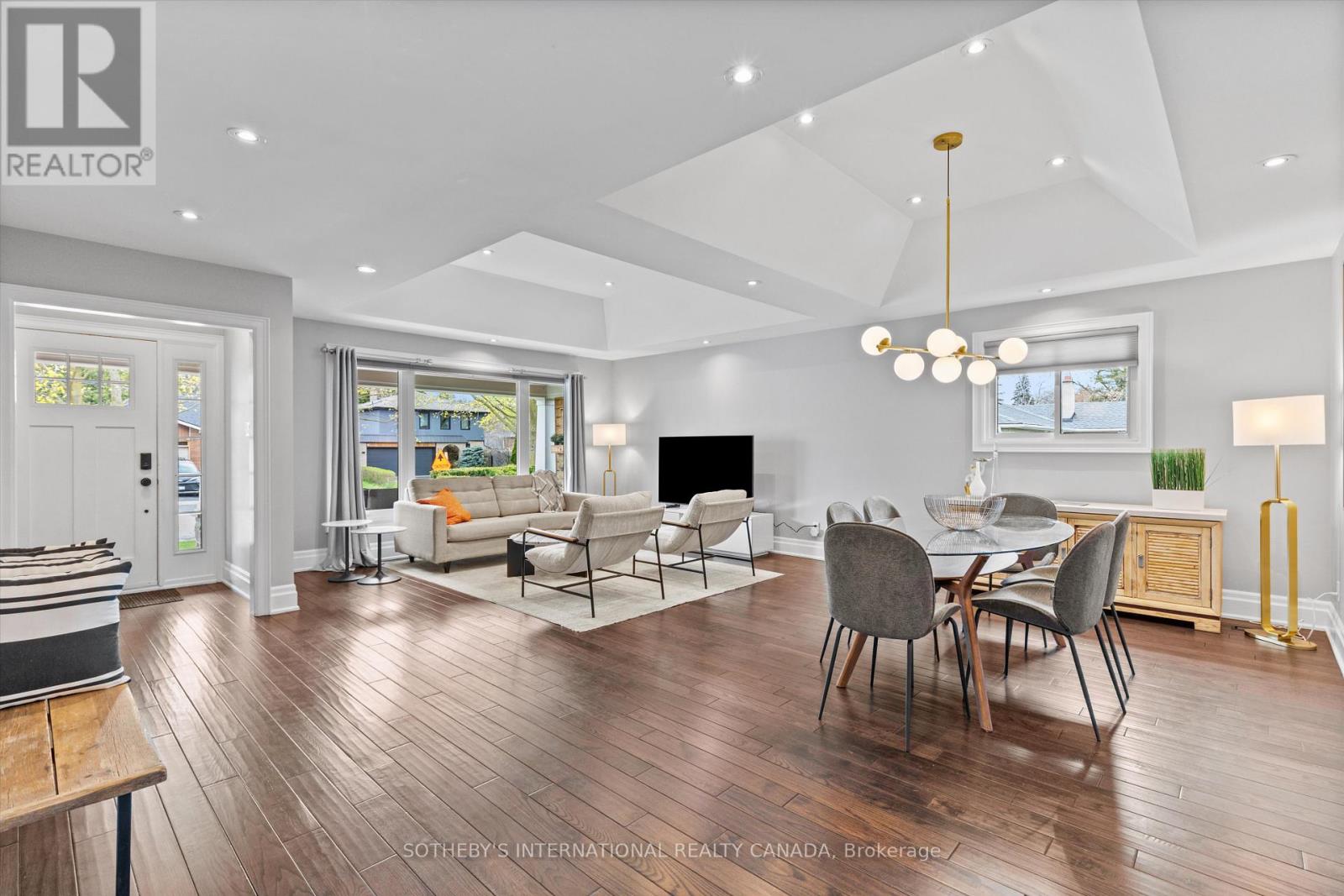 29 Woodbank Road, Toronto, Ontario  M9B 5C3 - Photo 4 - W13842346