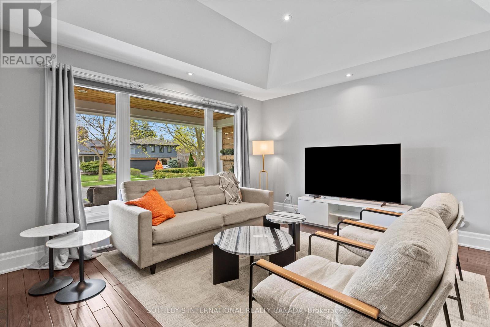 29 Woodbank Road, Toronto, Ontario  M9B 5C3 - Photo 7 - W13842346