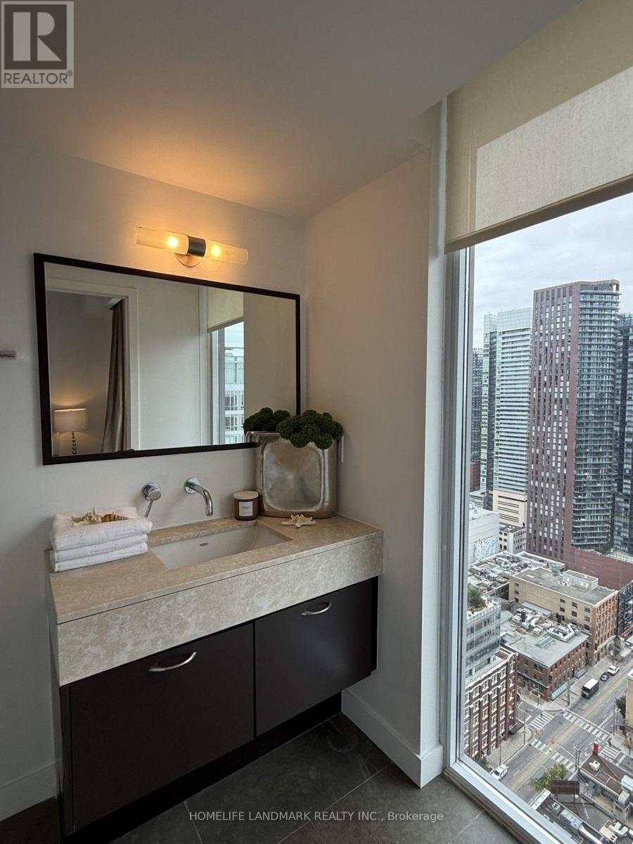 3303 - 126 Simcoe Street, Toronto, Ontario  M5H 4E6 - Photo 13 - C13832138