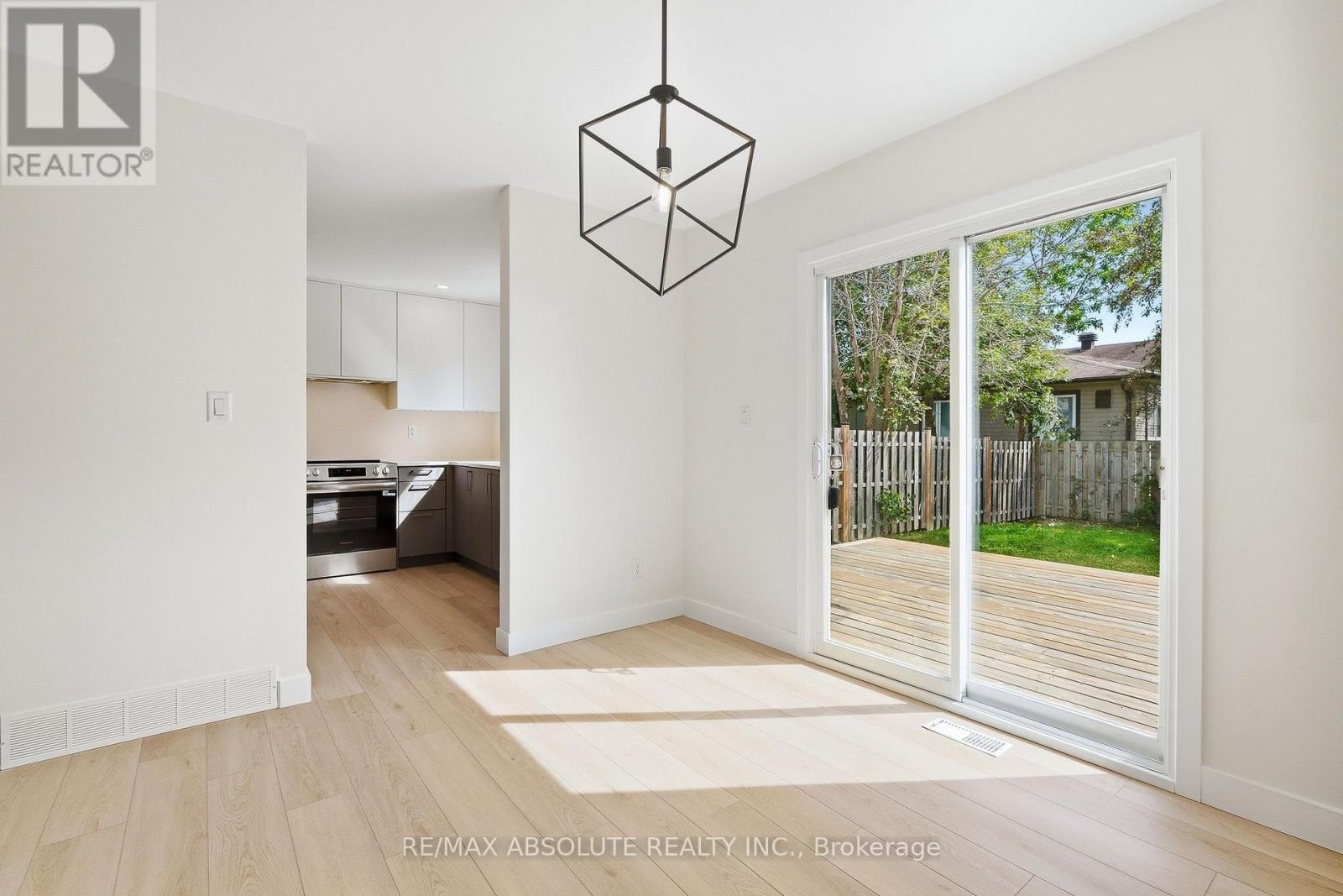 286 Mockingbird Drive, Ottawa, Ontario K1E 2A5 - Photo 7 - X13842380