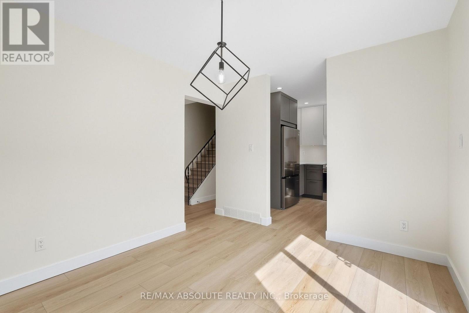 286 Mockingbird Drive, Ottawa, Ontario K1E 2A5 - Photo 8 - X13842380