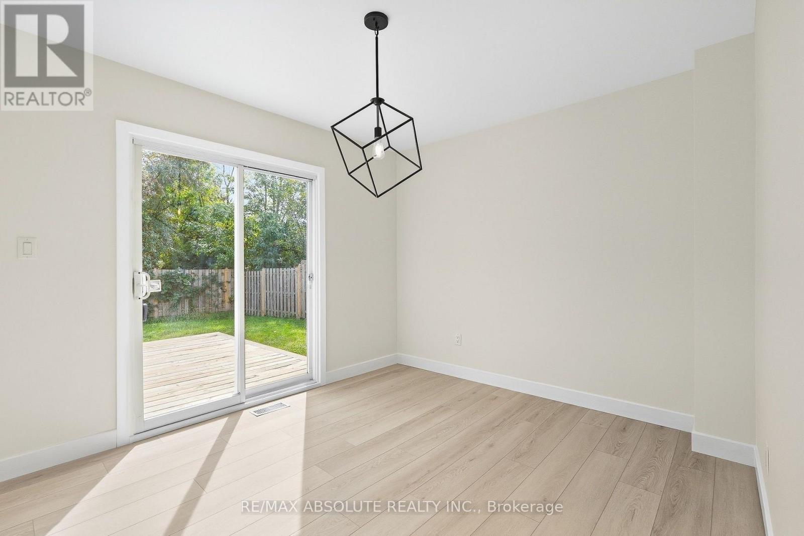 286 Mockingbird Drive, Ottawa, Ontario K1E 2A5 - Photo 9 - X13842380
