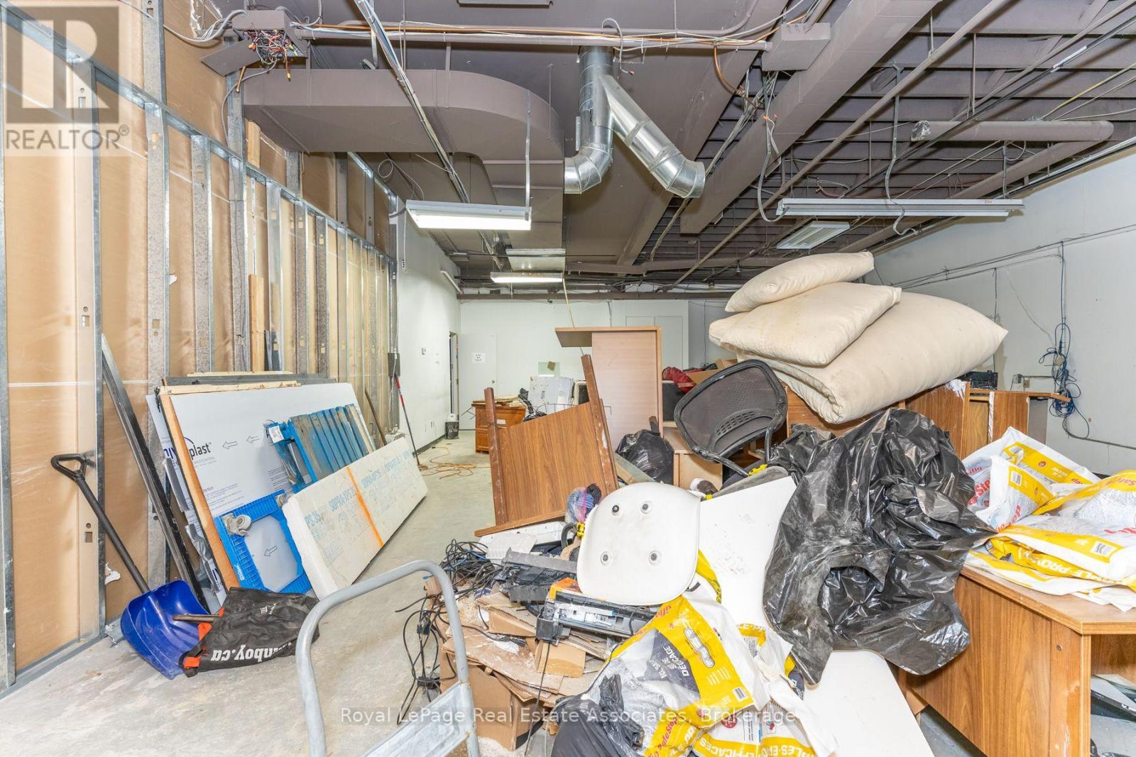 Abu - 381 Richmond Street E, Toronto, Ontario  M5A 1P6 - Photo 13 - C13812358