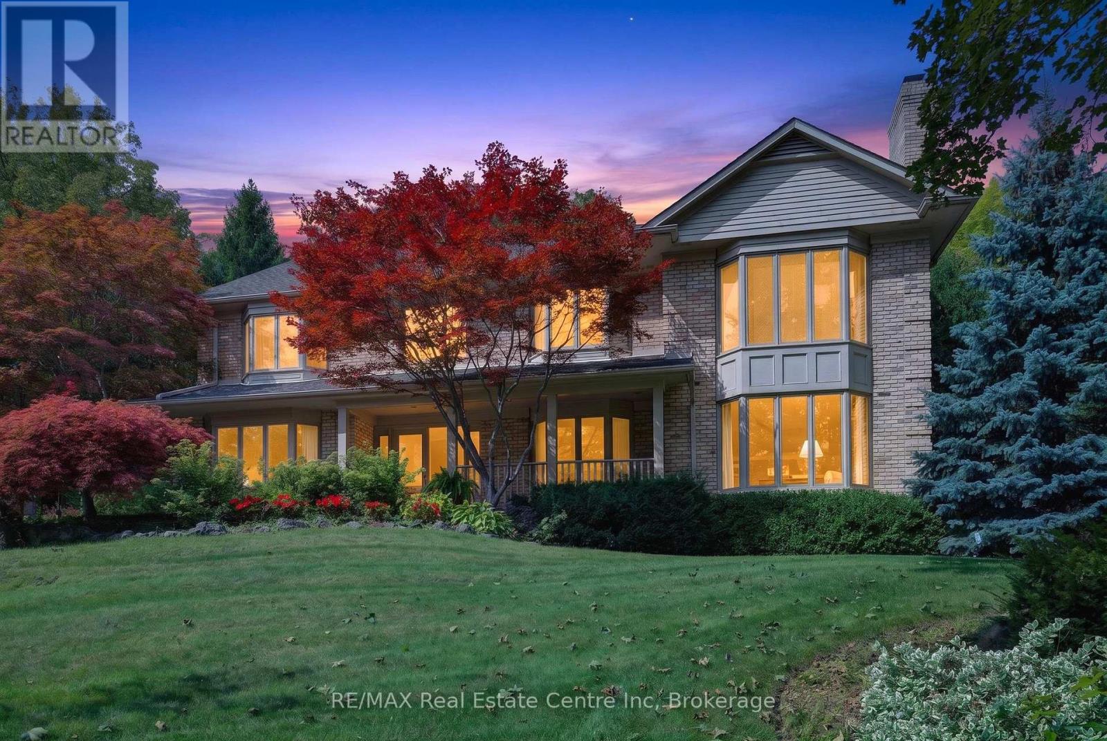 179 Oaklands Park Court, Burlington, Ontario  L7T 4G9 - Photo 1 - W13842358