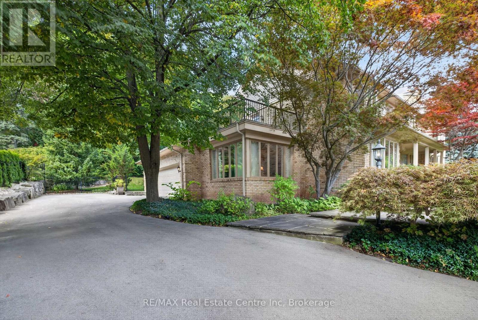 179 Oaklands Park Court, Burlington, Ontario  L7T 4G9 - Photo 4 - W13842358