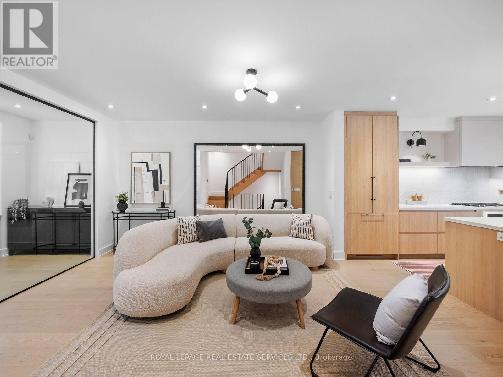 374 Spadina Road, Toronto, Ontario  M5P 2V8 - Photo 5 - C13842376