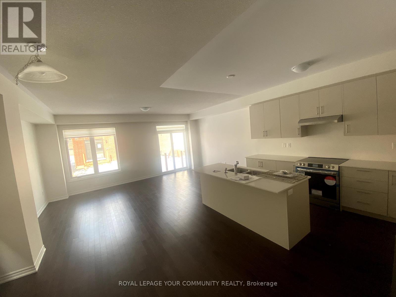 49 Phoenix Boulevard, Barrie, Ontario  L9J 0P7 - Photo 10 - S13842378