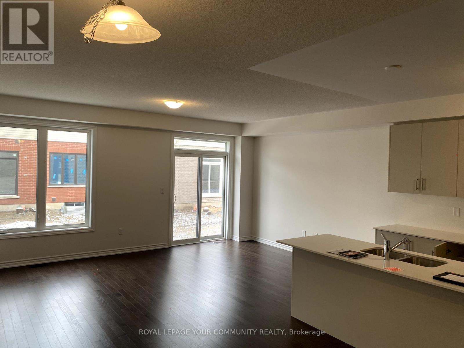49 Phoenix Boulevard, Barrie, Ontario  L9J 0P7 - Photo 12 - S13842378