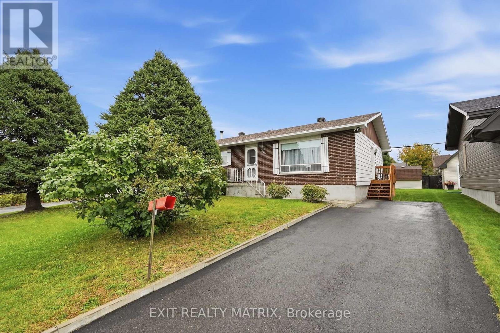 815 Edmond Street, Hawkesbury, Ontario K6A 3C6 - Photo 1 - X13842408
