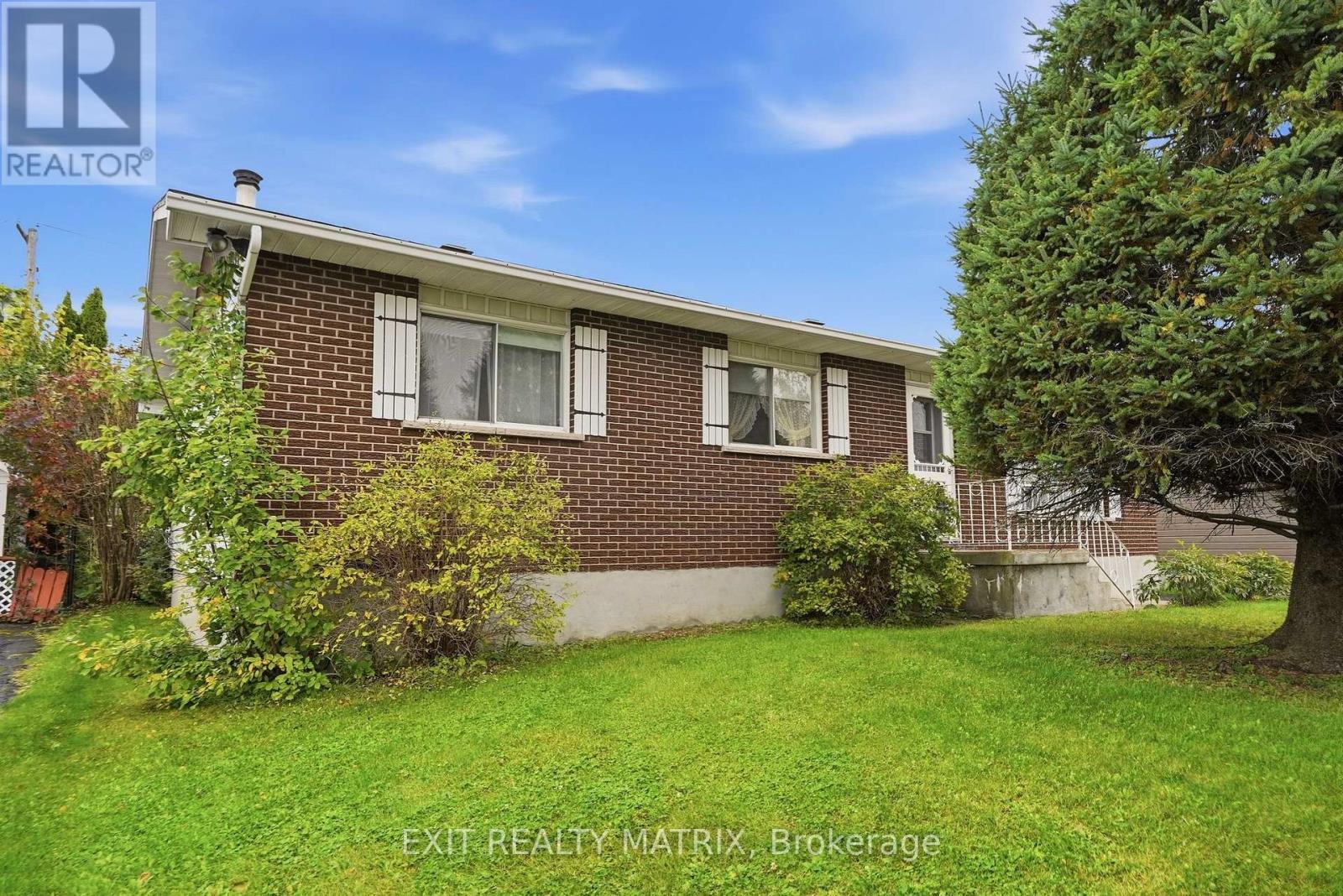 815 Edmond Street, Hawkesbury, Ontario K6A 3C6 - Photo 3 - X13842408