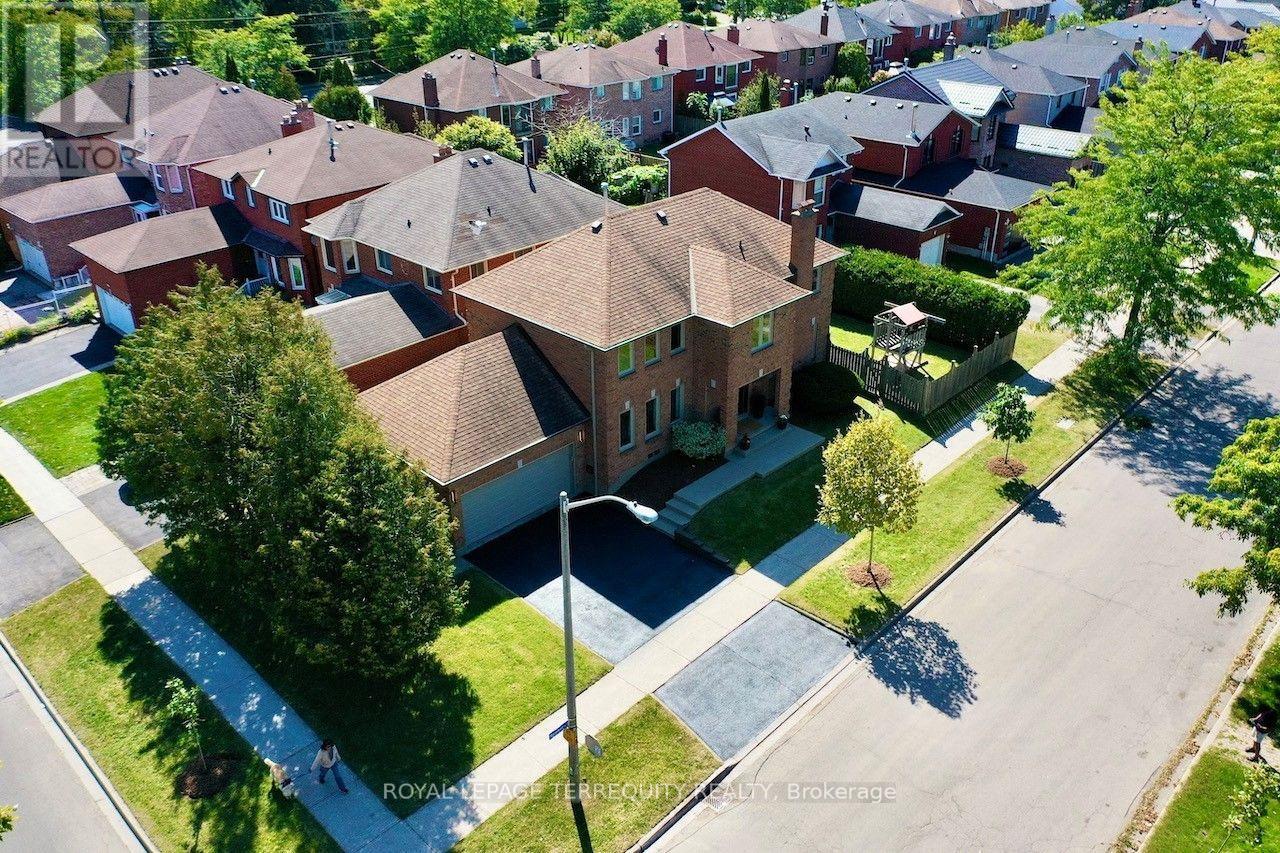 10 Scarboro Avenue, Toronto, Ontario  M1C 3Z4 - Photo 2 - E13839222