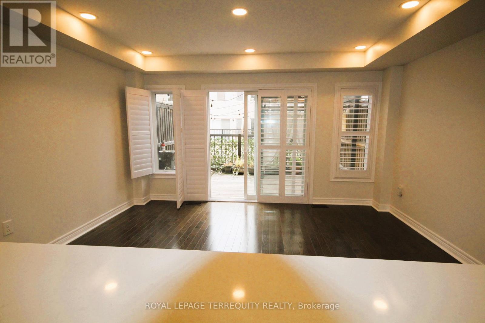 Upper - 19 De Jong Street, Toronto, Ontario  M1P 0C1 - Photo 11 - E13841614