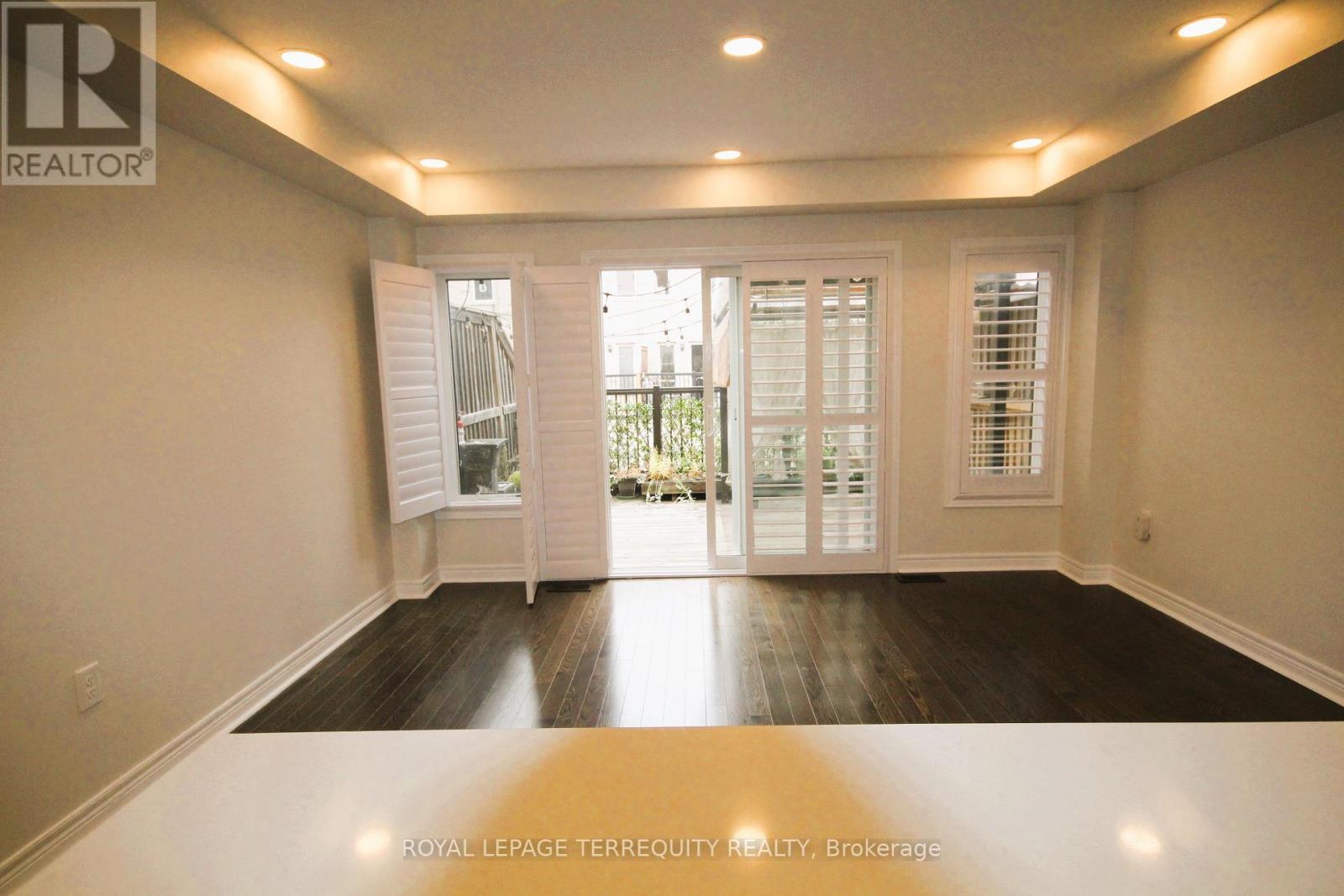 Upper - 19 De Jong Street, Toronto, Ontario  M1P 0C1 - Photo 15 - E13841614