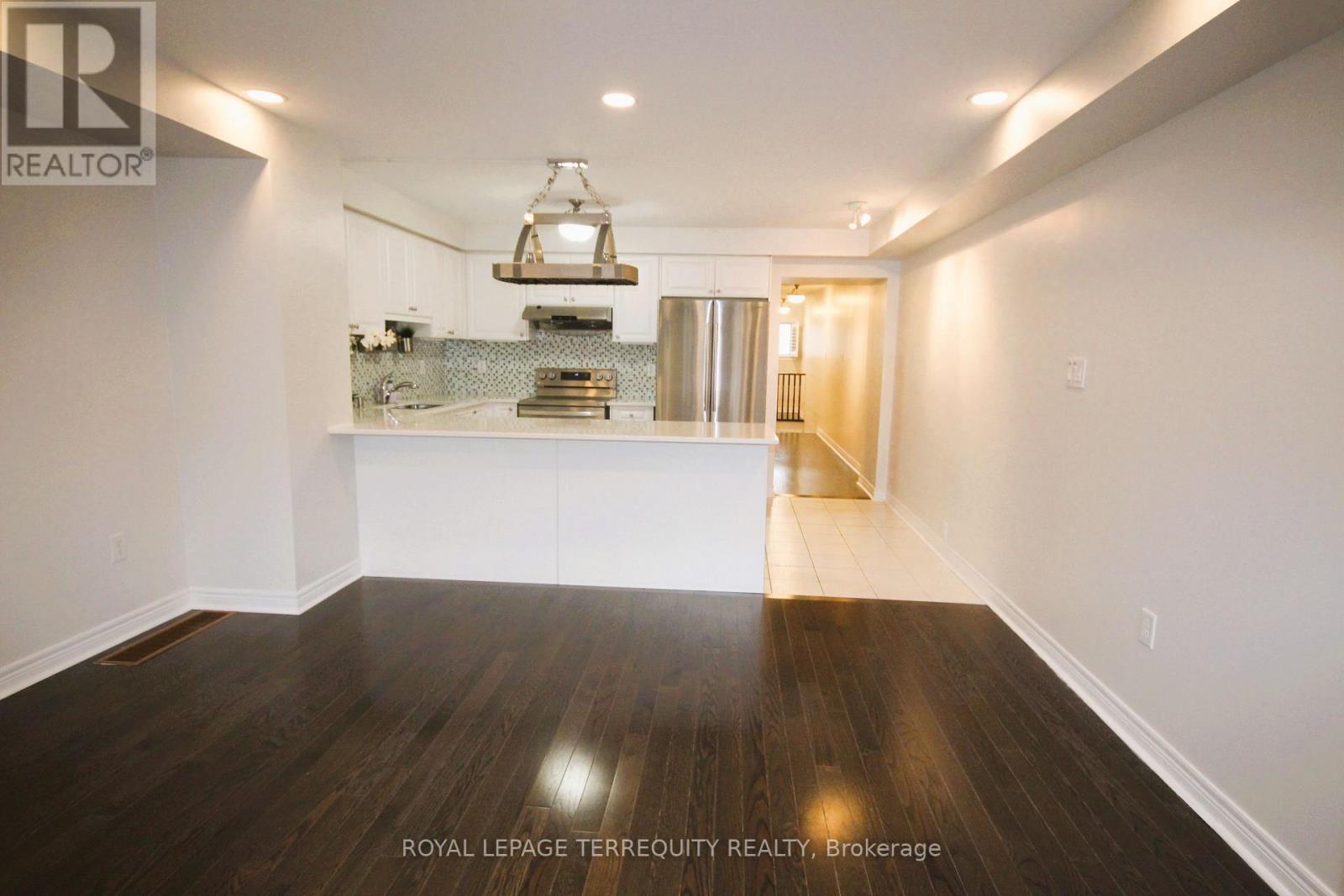 Upper - 19 De Jong Street, Toronto, Ontario  M1P 0C1 - Photo 12 - E13841614