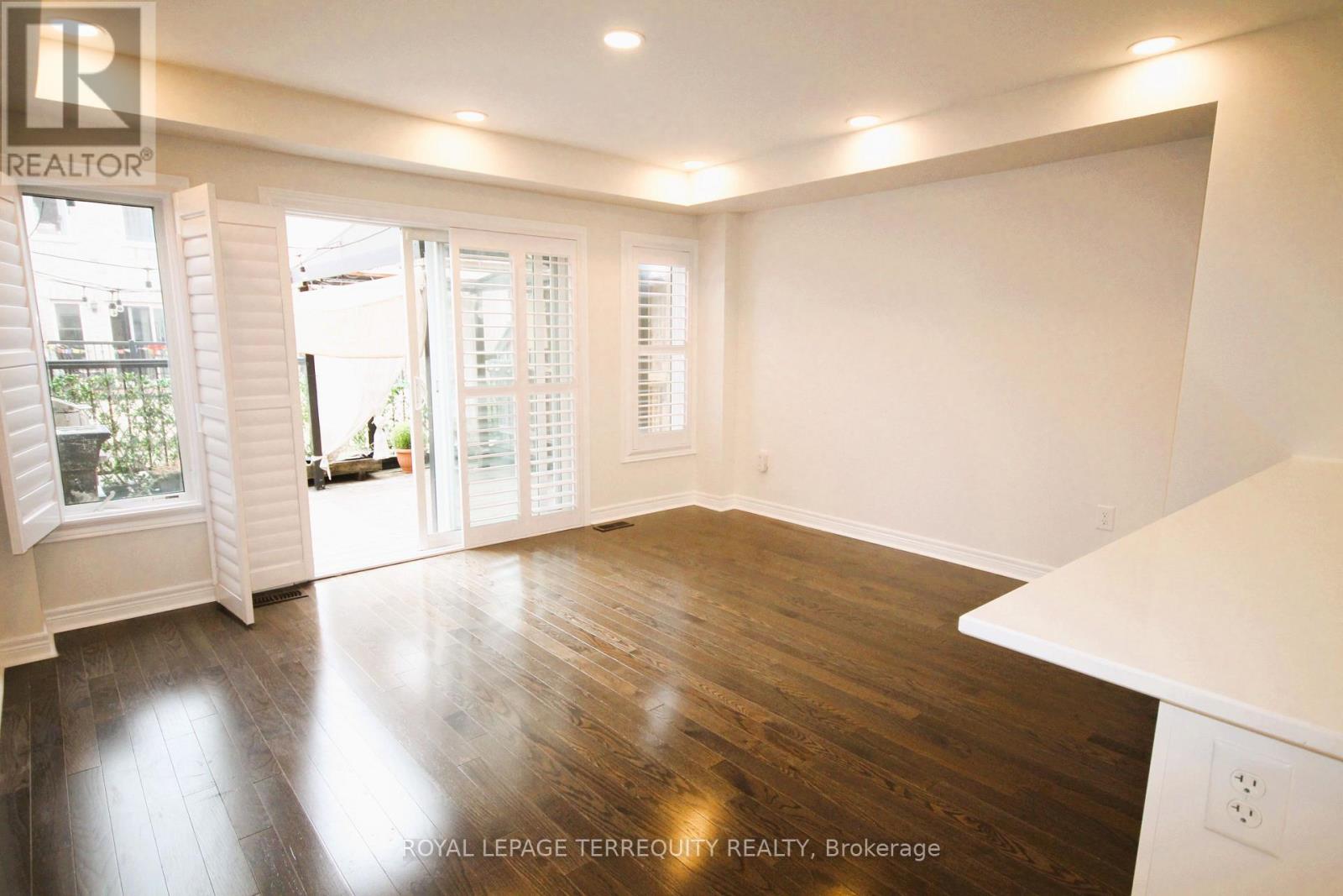 Upper - 19 De Jong Street, Toronto, Ontario  M1P 0C1 - Photo 16 - E13841614