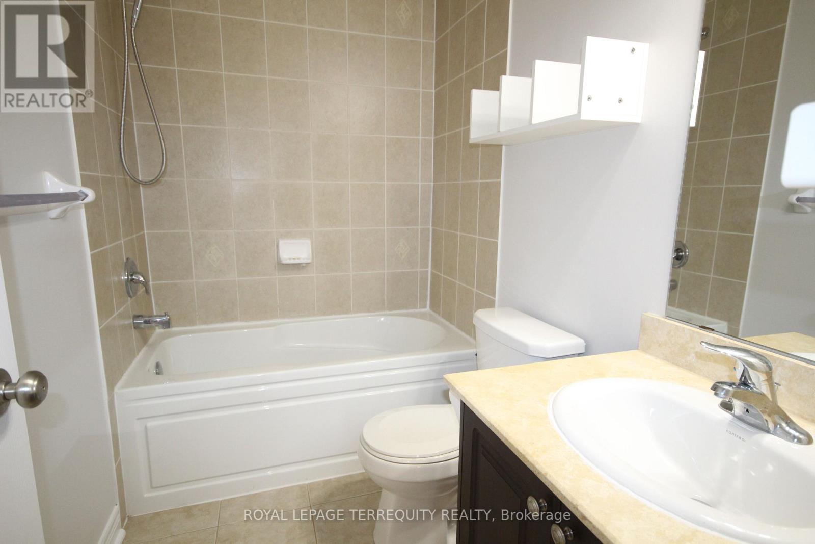Upper - 19 De Jong Street, Toronto, Ontario  M1P 0C1 - Photo 24 - E13841614
