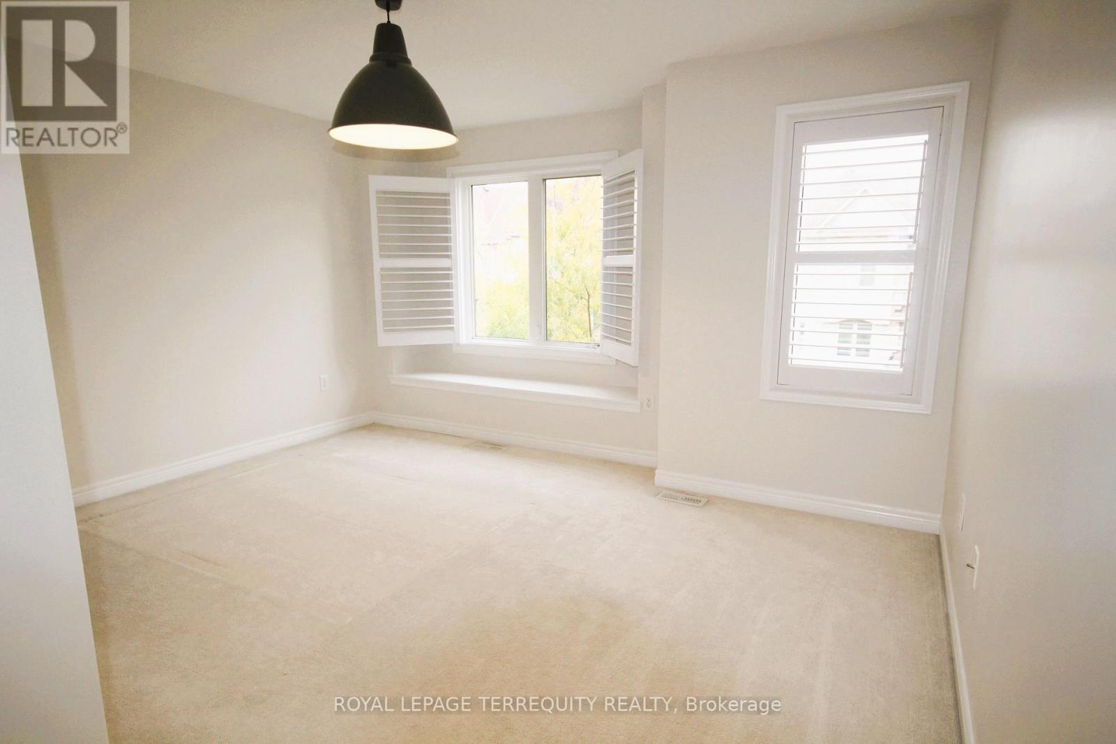Upper - 19 De Jong Street, Toronto, Ontario  M1P 0C1 - Photo 22 - E13841614