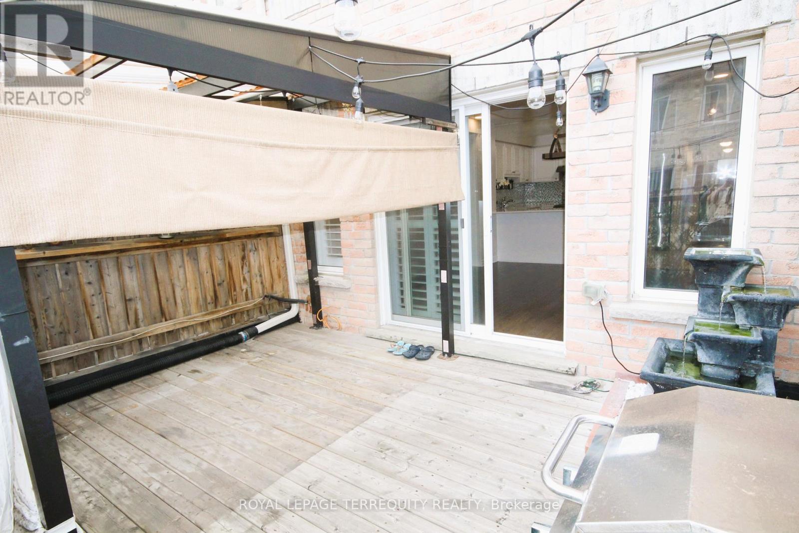 Upper - 19 De Jong Street, Toronto, Ontario  M1P 0C1 - Photo 19 - E13841614