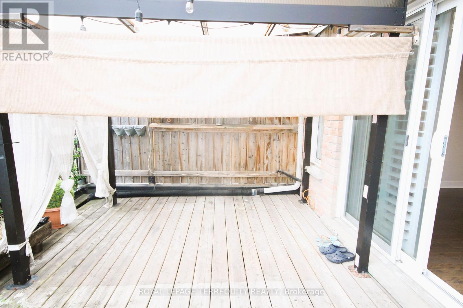 Upper - 19 De Jong Street, Toronto, Ontario  M1P 0C1 - Photo 21 - E13841614