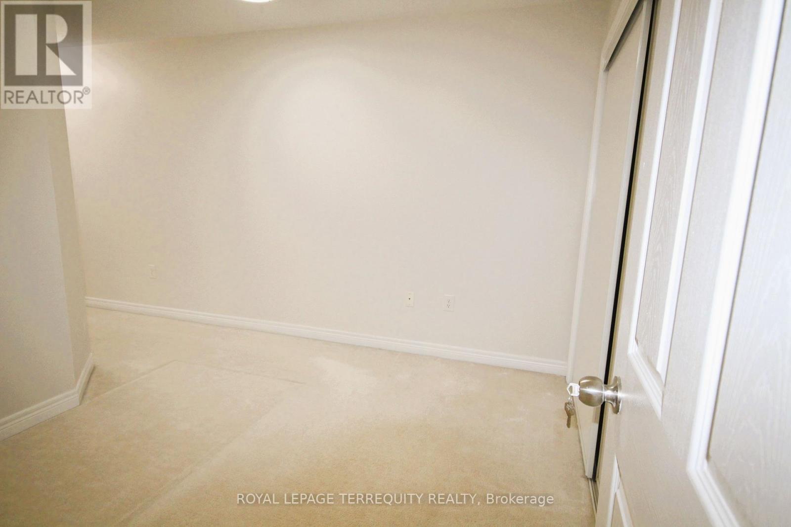 Upper - 19 De Jong Street, Toronto, Ontario  M1P 0C1 - Photo 27 - E13841614