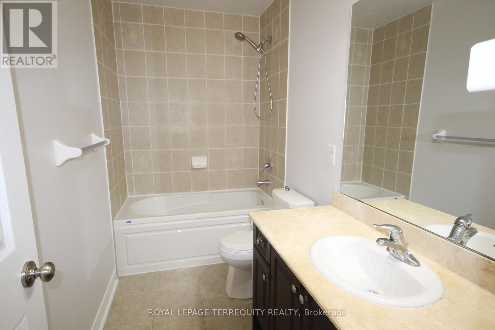 Upper - 19 De Jong Street, Toronto, Ontario  M1P 0C1 - Photo 31 - E13841614