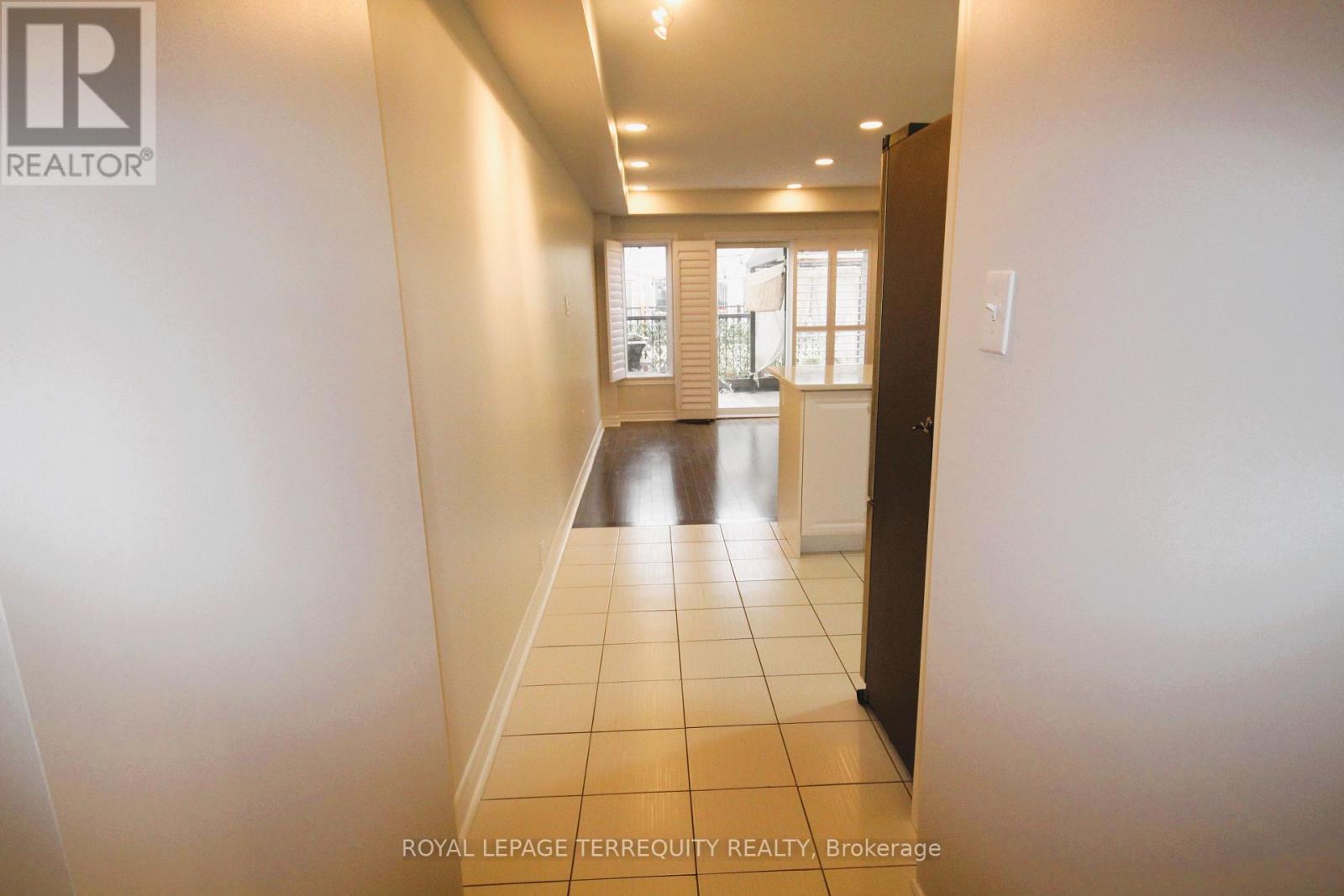 Upper - 19 De Jong Street, Toronto, Ontario  M1P 0C1 - Photo 6 - E13841614