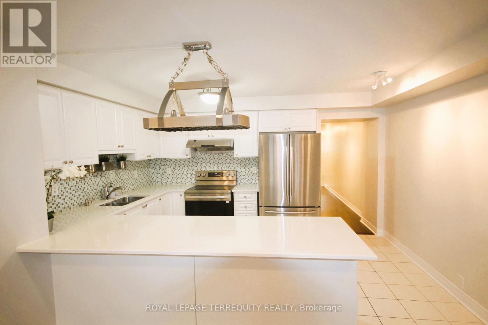 Upper - 19 De Jong Street, Toronto, Ontario  M1P 0C1 - Photo 9 - E13841614