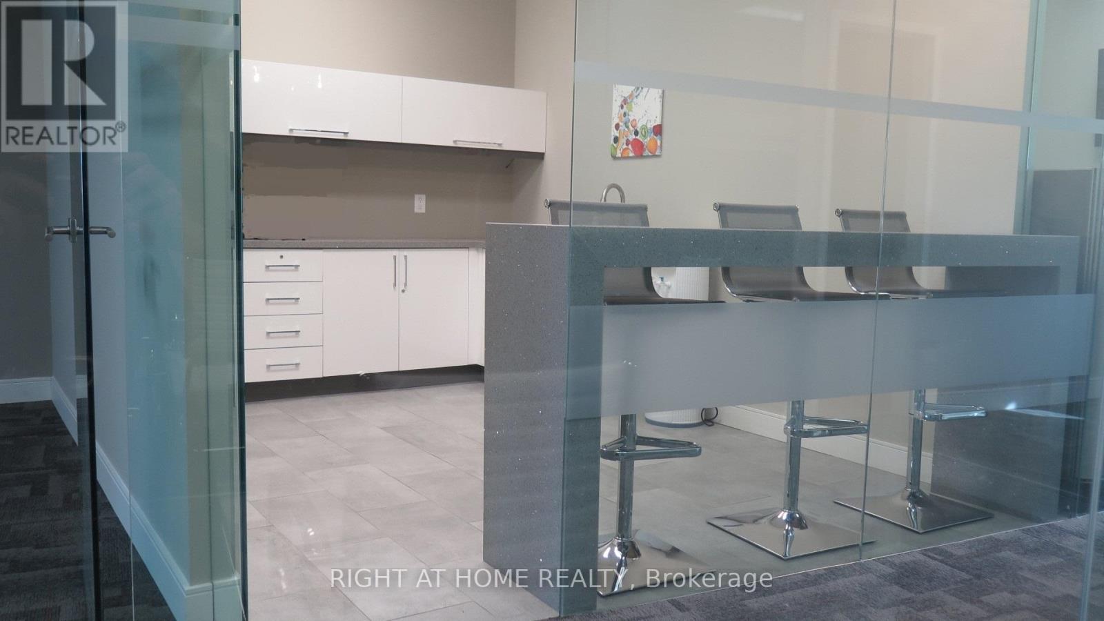 Unit # 18 - 1725 Kingston Road, Pickering (Village East), Ontario  L1V 4L9 - Photo 14 - E13842392
