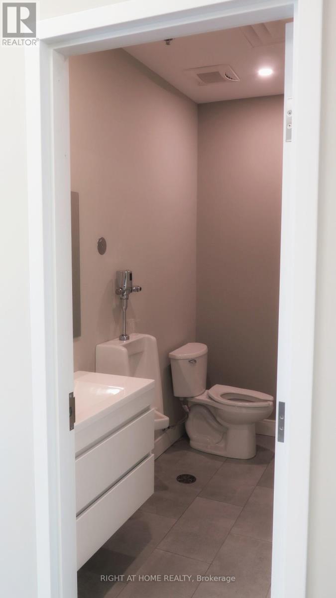 Unit # 18 - 1725 Kingston Road, Pickering (Village East), Ontario  L1V 4L9 - Photo 19 - E13842392