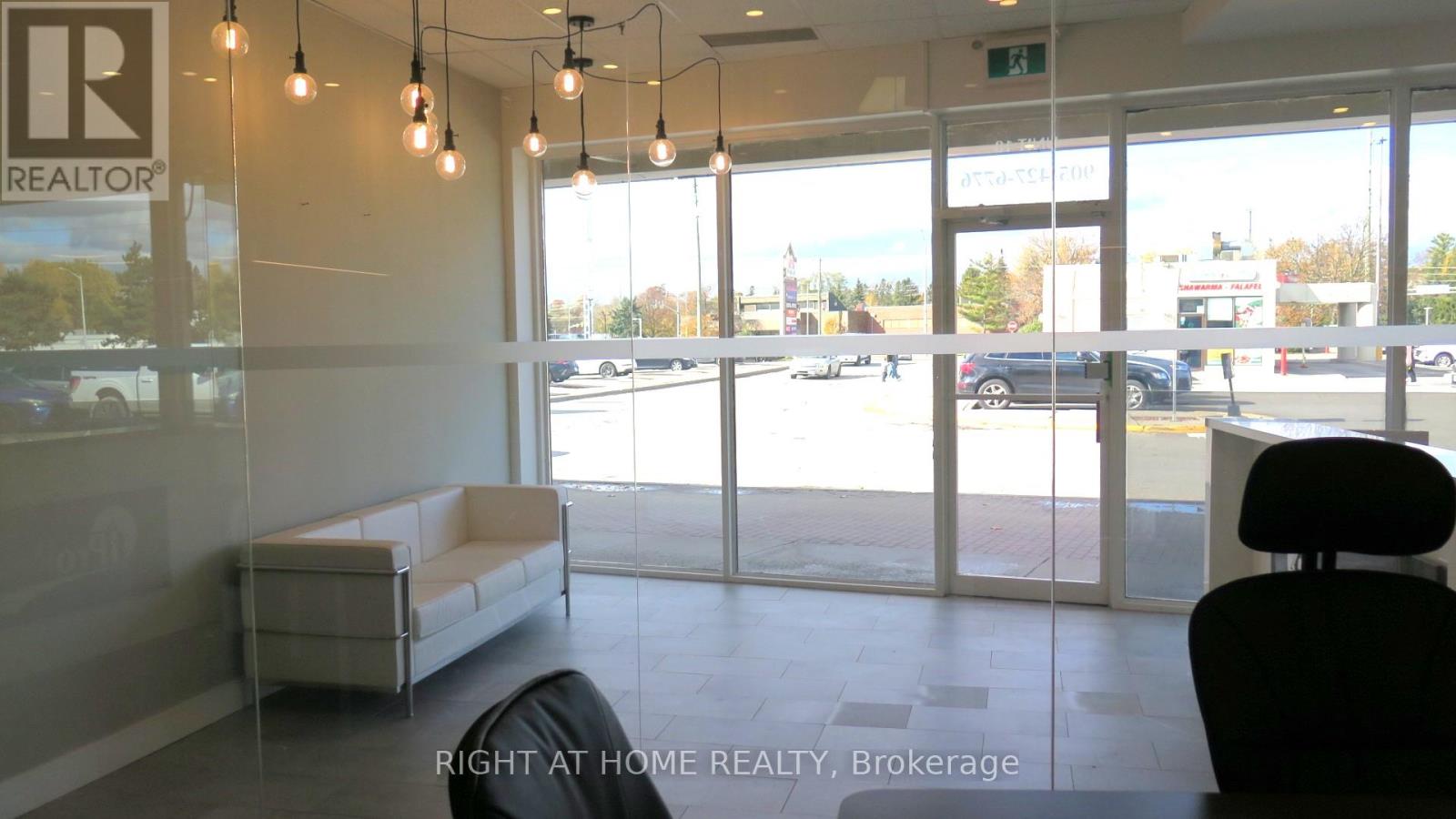 Unit # 18 - 1725 Kingston Road, Pickering (Village East), Ontario  L1V 4L9 - Photo 8 - E13842392