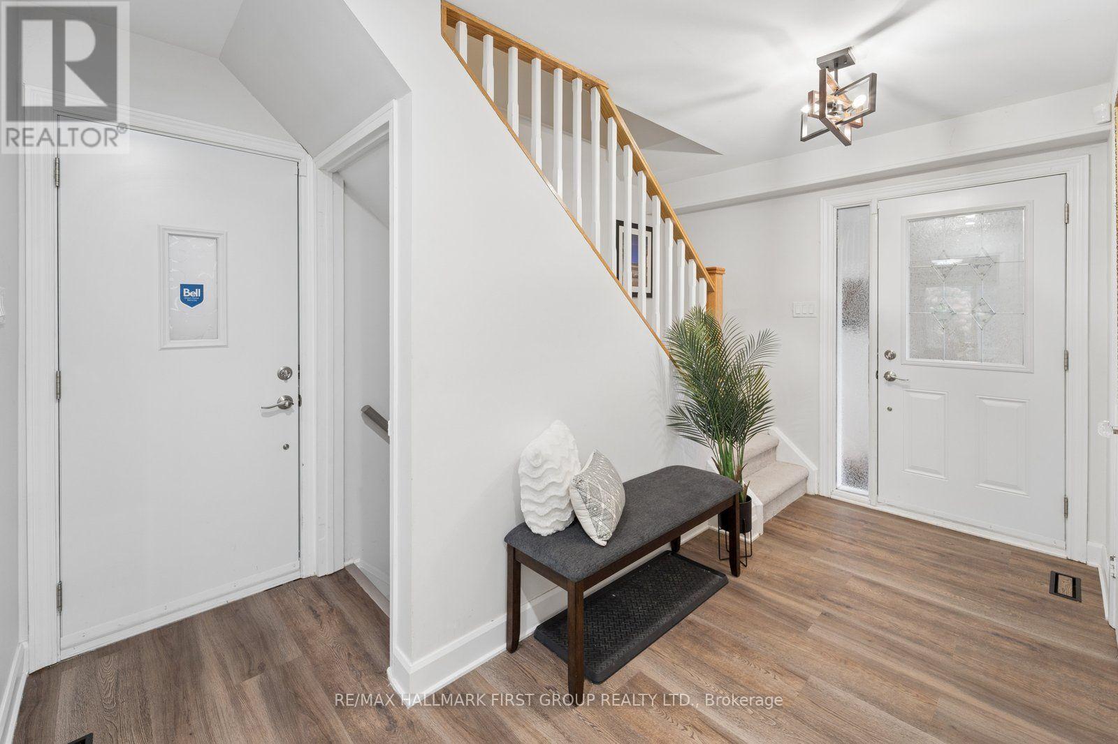 577 Creekview Circle, Pickering (West Shore), Ontario  L1W 2Z9 - Photo 3 - E13842454