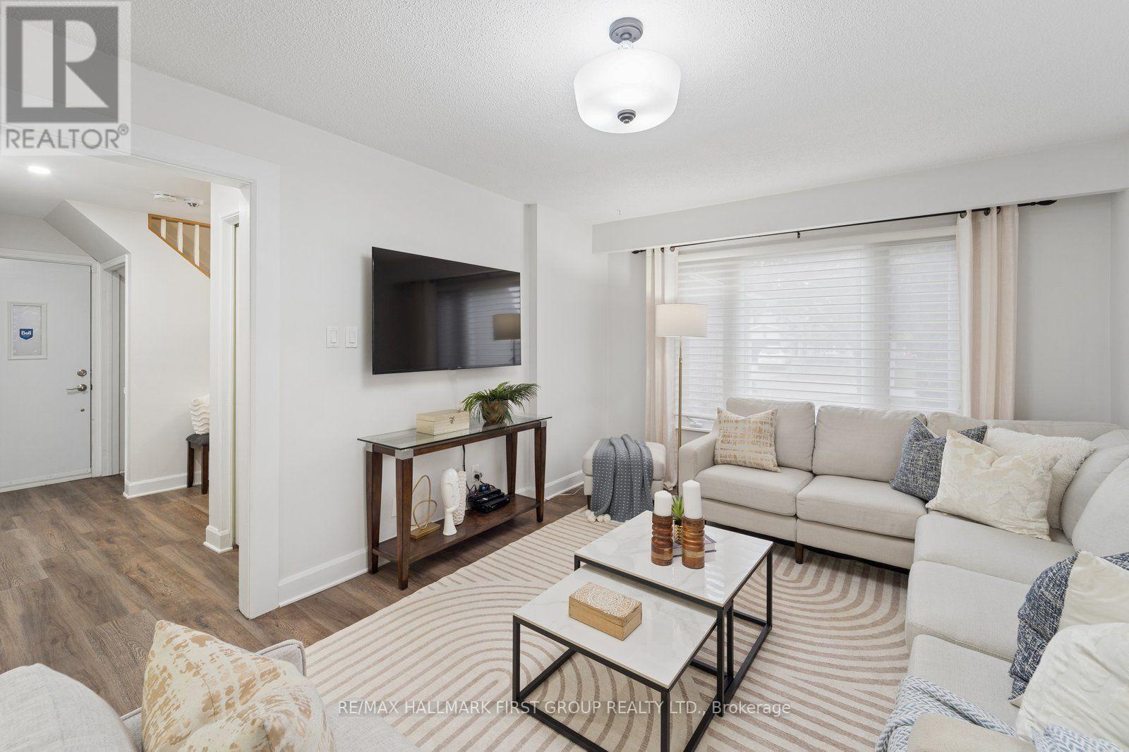 577 Creekview Circle, Pickering (West Shore), Ontario  L1W 2Z9 - Photo 6 - E13842454
