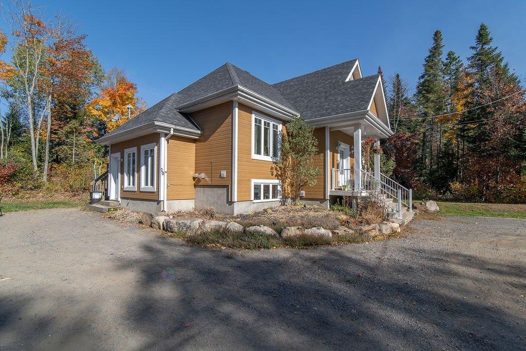 18-20 Ch. du Grand-Pic Saint-Donat Quebec Canada J0T2C0 4