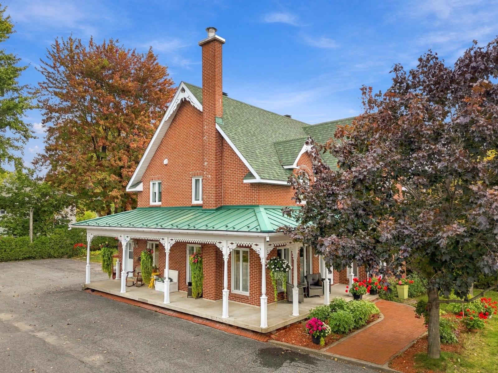 465 Rue St-Henri La Prairie Quebec Canada J5R2S7 3