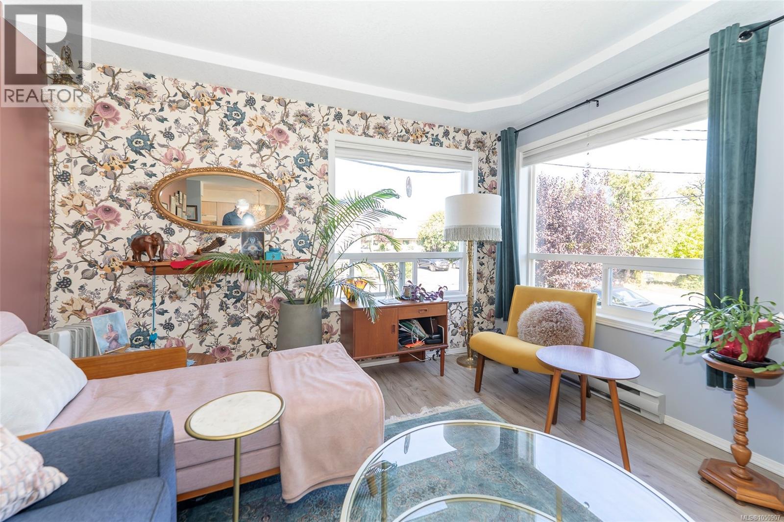 201 9876 Esplanade St