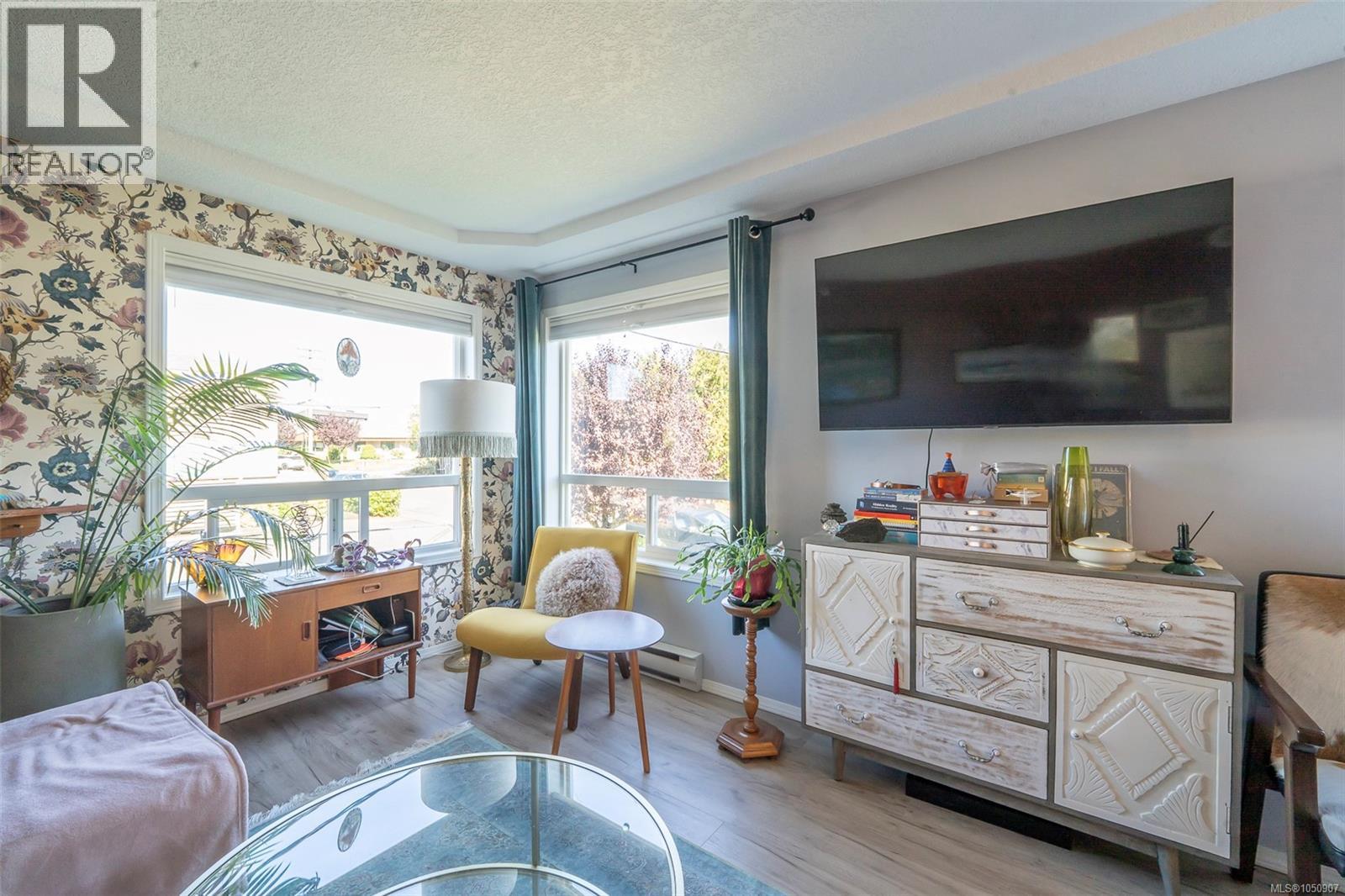 201 9876 Esplanade St