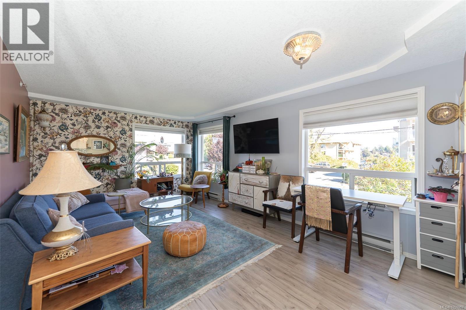 201 9876 Esplanade St