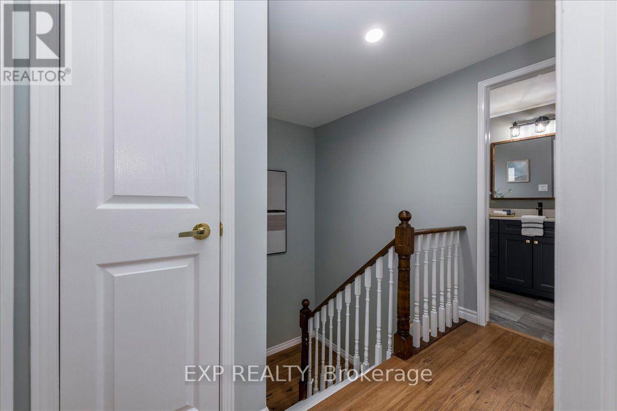 64 Ferguson Drive, Barrie (Northwest), Ontario  L4N 7B5 - Photo 15 - S13842424