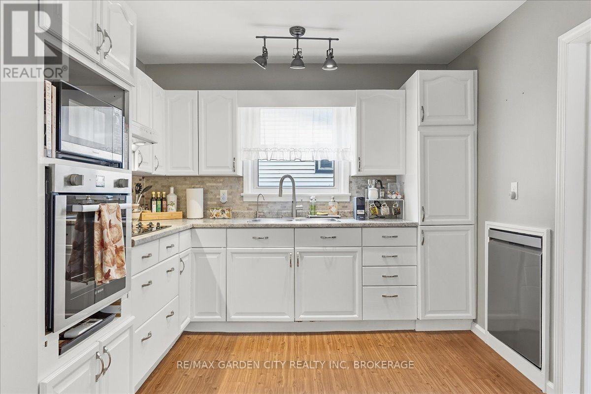 14 Forks Road, Welland (Dain City), Ontario  L3B 5K1 - Photo 9 - X13842464