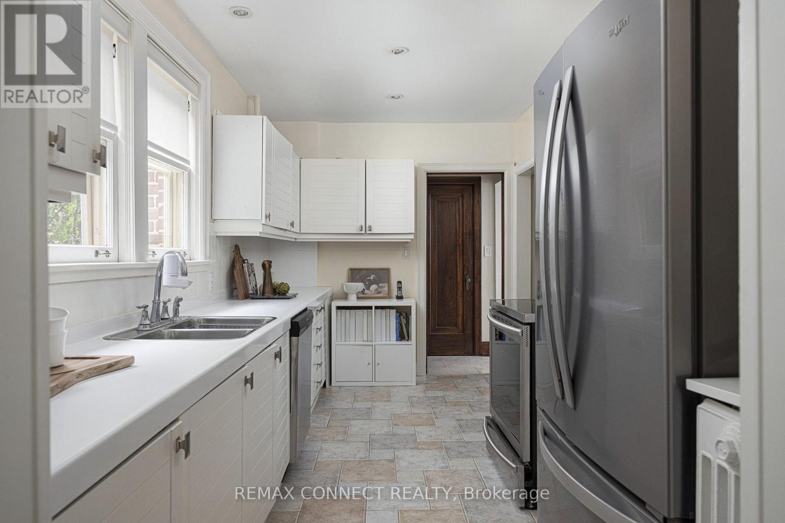 22 Belvedere Boulevard, Toronto, Ontario  M8X 1K1 - Photo 13 - W13842456