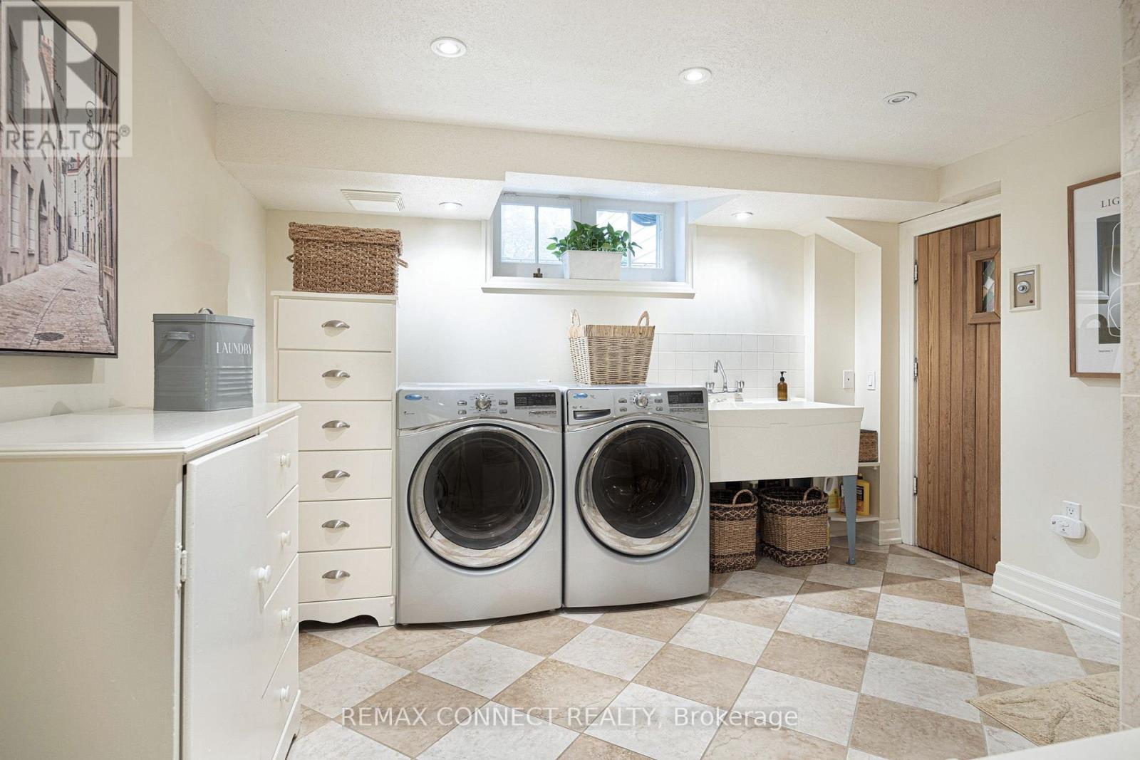 22 Belvedere Boulevard, Toronto, Ontario  M8X 1K1 - Photo 36 - W13842456