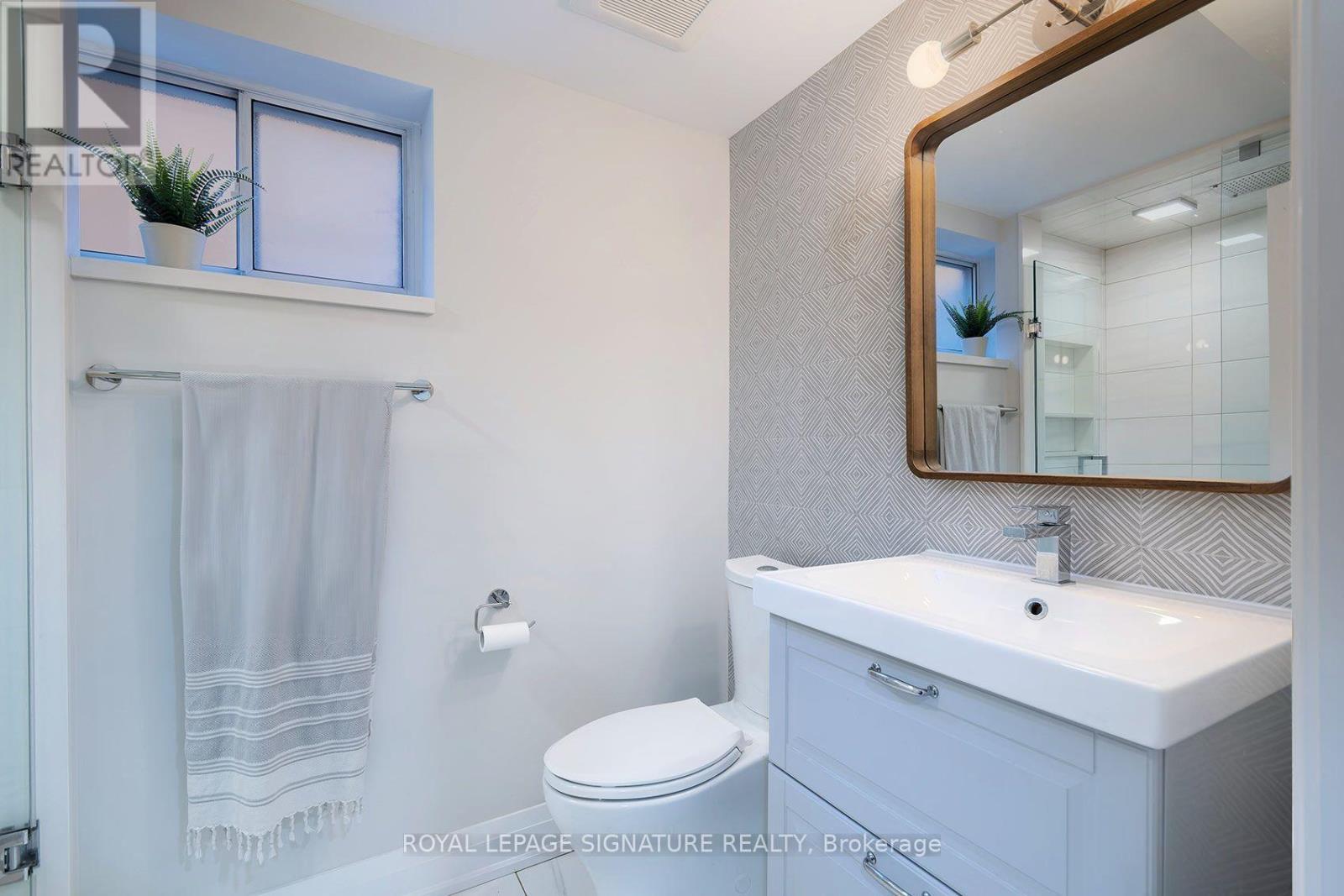 11 Koos Road, Toronto (Markland Wood), Ontario  M9C 1W4 - Photo 32 - W13842472